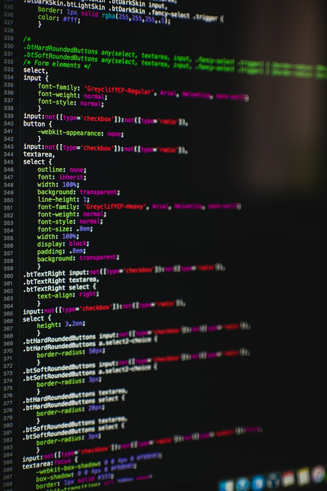 HTML / CSS source code webdesign homepage. Made with Canon 5d Mark III and analog vintage lens Minolta MD ROKKOR 50mm f/1.7